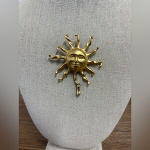 Vintage | Gold Sun Face Brooch
